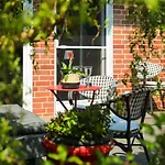 Marhold *